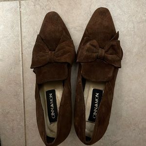 Vintage Leather Bow Pumps with Kitten Heel